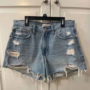 Abercrombie mid rise boyfriend shorts
